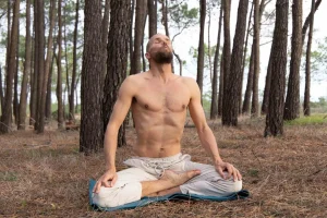 Michaël Bijker in a QiGong class in the forest, QiGong breathing and meditation